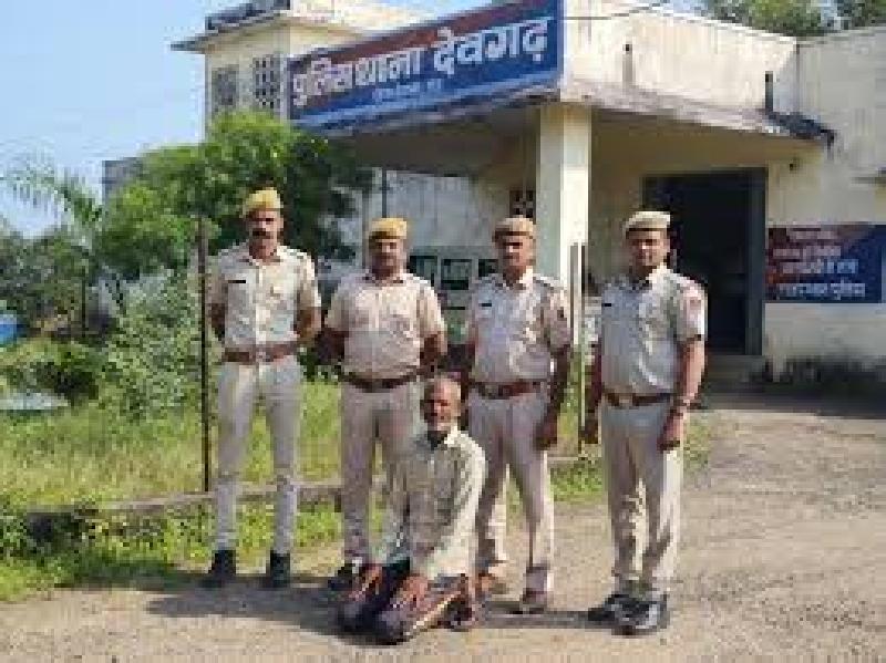 तस्कर गिरफ्तार:13 किलो अवैध डोडाचूरा बरामद