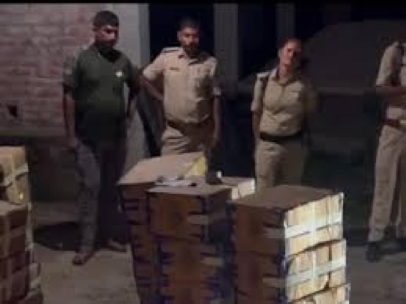 केंद्रीय नारकोटिक्स ब्यूरो एमपी की टीम ने बिहार में की कार्रवाई:14,684 बोतल कोडीन फॉस्फेट सिरप जब्त